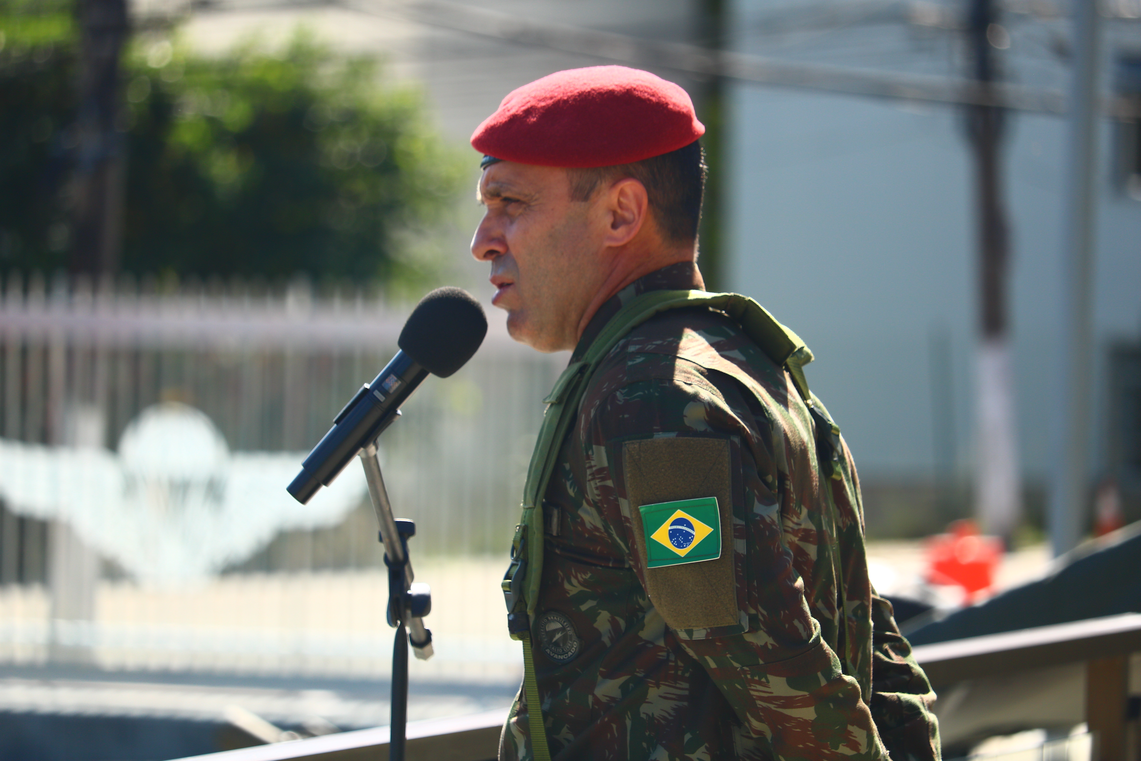 Brigada de Infantaria Pára-quedista realiza formatura em celebração ao Dia do Exército